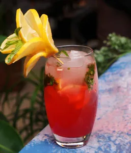 Simple Strawberry Juice | جوس ساده توت‌زمینی