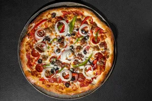 Chicken BBQ Pizza | پیتزا چکن باربیکیو