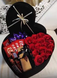 Luxury Rose & Chocolate Gift Box | باکس لوکس گل رز و چاکلیت
