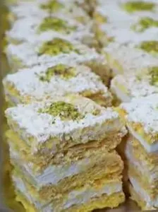 Pistachio Cream Pastry | شیرینی خامه‌ای پسته‌ای