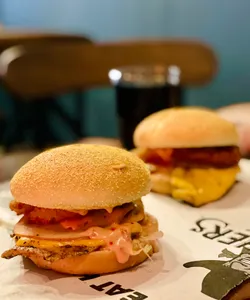 Zinger & Beef Burger | زینګر او بیف برګر