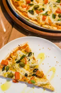 Chicken Pineapple Pizza Medium