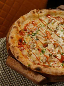 Chicken Pineapple Pizza | پیزای چکن پاینپل