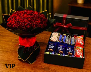 Roses & Gift Box | گل رز همراه باکس هدیه