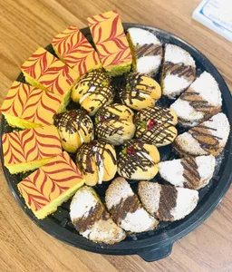 Assorted Pastry Platter | سینی شیرینی مخلوط ویژه