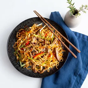 Beef Chowmien | چومین گوشت گوساله