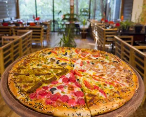 Four Season Pizza