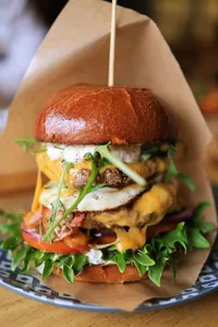 Charfasl Special Burger | برگر ویژه چهارفصل