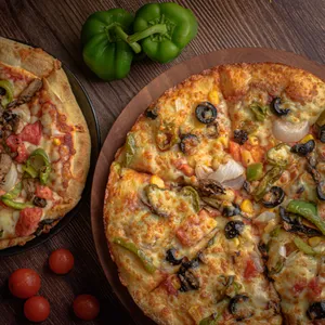 Jalapeno Chicken Pizza | پیتزا مرغ جالپینو