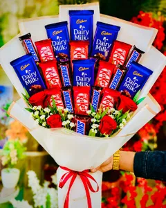 Kitkat & Dairy Milk Gift Basket | سبد هدیه کیت کت با دیری ملک