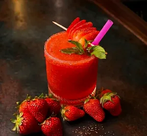 Strawberry Smoothie | اسموتی توت‌زمینی