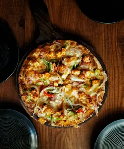 Chicken Tikka Pizza | پیتزای چکن تکه.