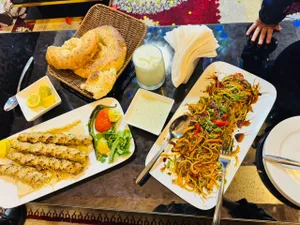 Salsal special Chow mein — سلسال اسپیشل چاو مین