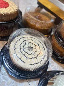 White Chocolate Spider Cake | کیک چاکلیت سفید طرح تارعنکبوت
