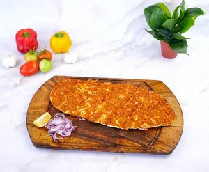 Lahmajun Pide