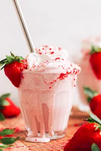 Strawberry Milkshake M