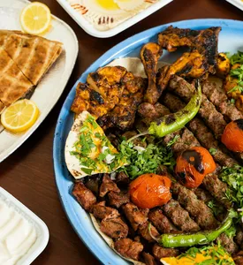 Half Platter 4 Persons هاف پلیتر چهار نفر
