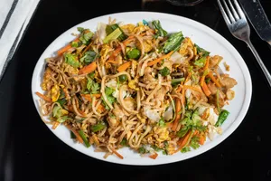 Chicken Chowmein | چکن چاومین