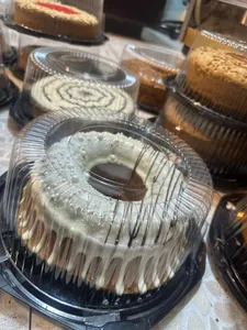 White Chocolate Bundt Cake | کیک حلقه‌ای شکلات سفید