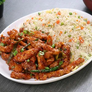 Chicken Chili Dry With Rice | چکن چیلی درای وایت رایس
