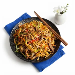 Chicken Chowmien | چومین گوشت مرغ